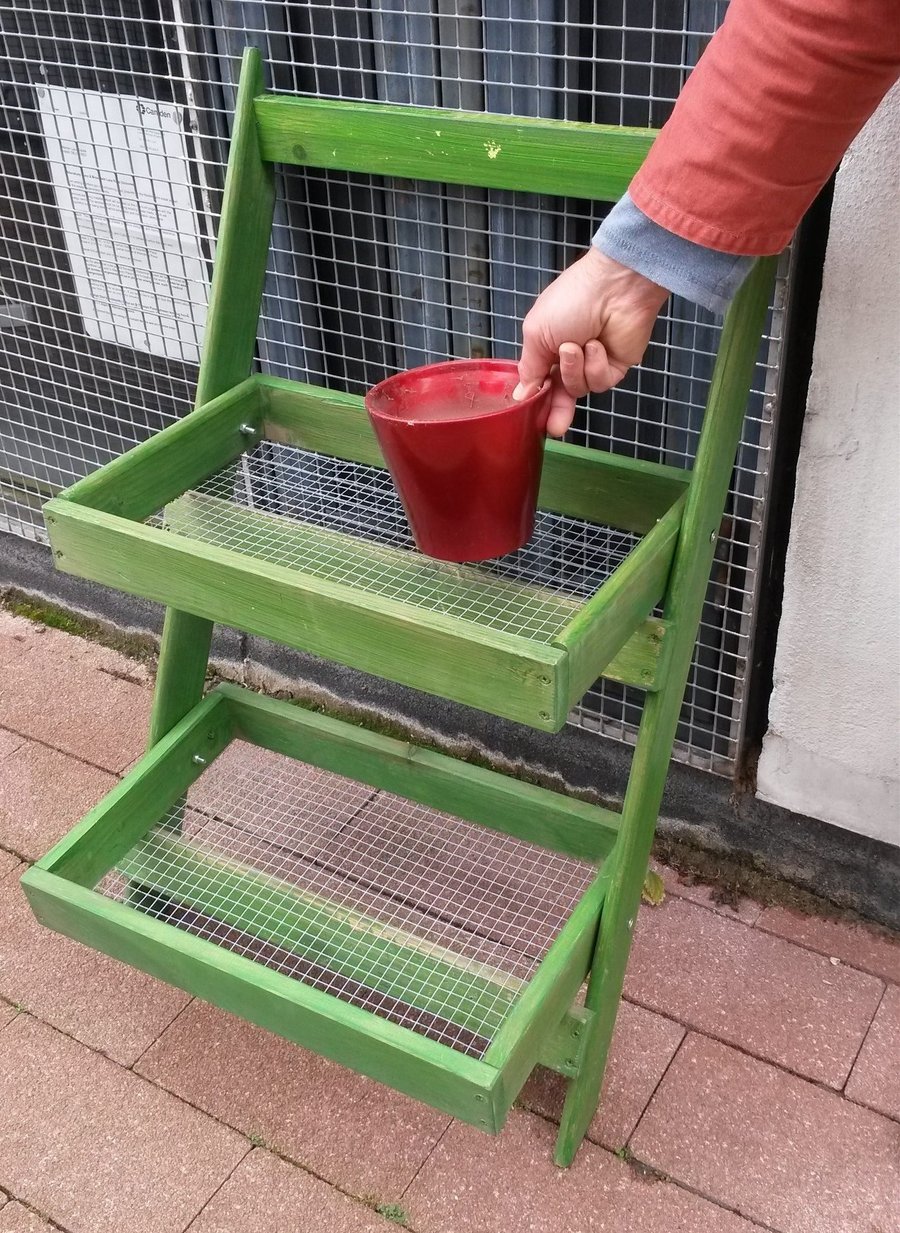 Foldaway space-saver balcony rack