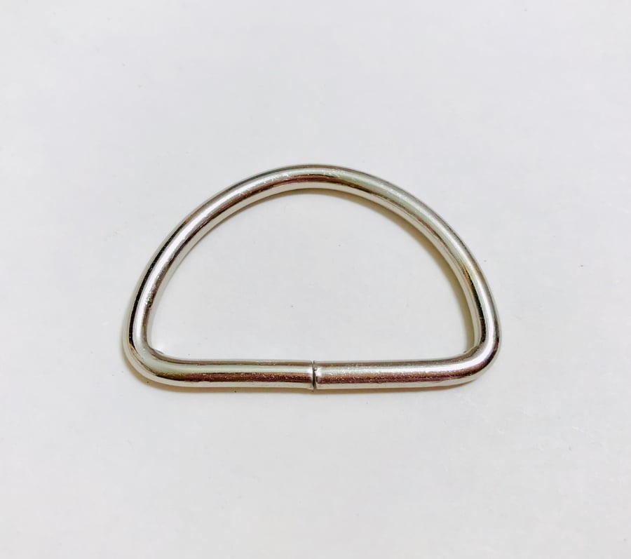 4 Pcs D-Rings 45mm in Silver Metal for Handbags and Craft Making Projects.