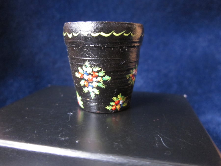 12th scale flowerpot