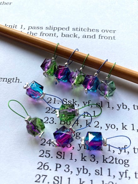 Loop stitch markers cube beads set of 10