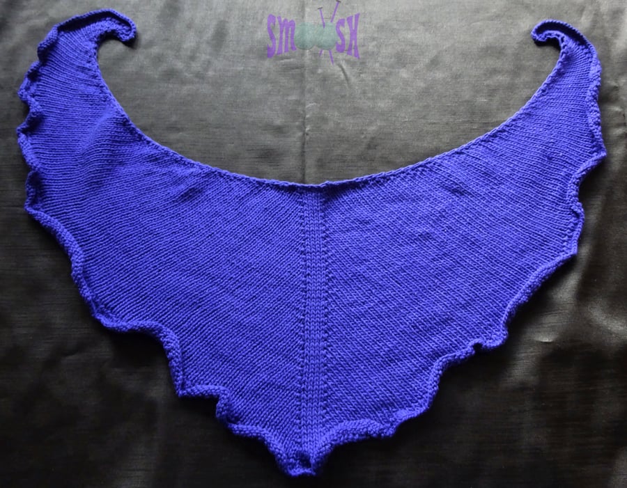 Grape Frilled Scarf