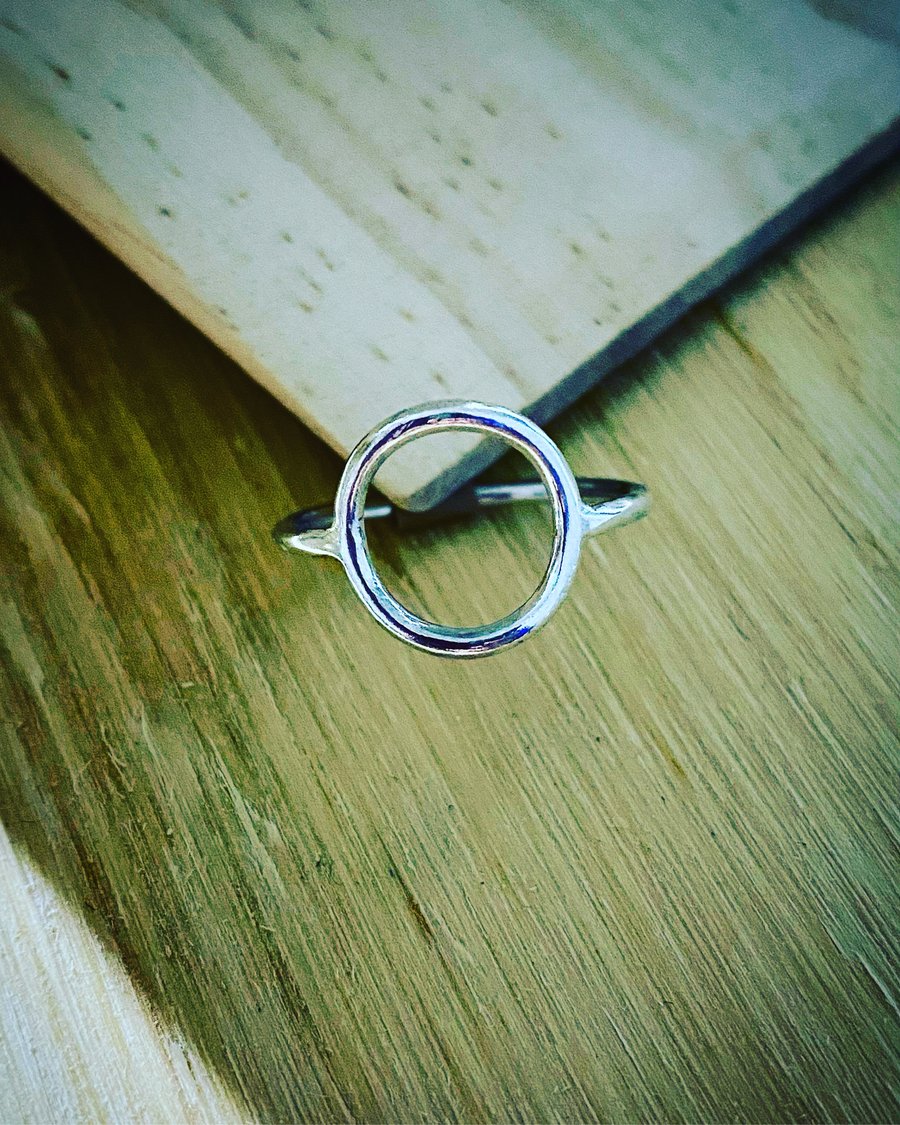Eco silver circle ring 