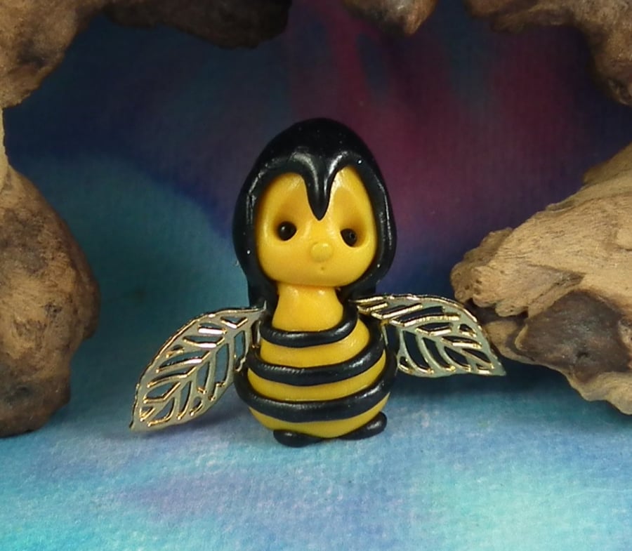 Bustling Bee 'Brizz' OOAK Sculpt by Ann Galvin Gnome Village