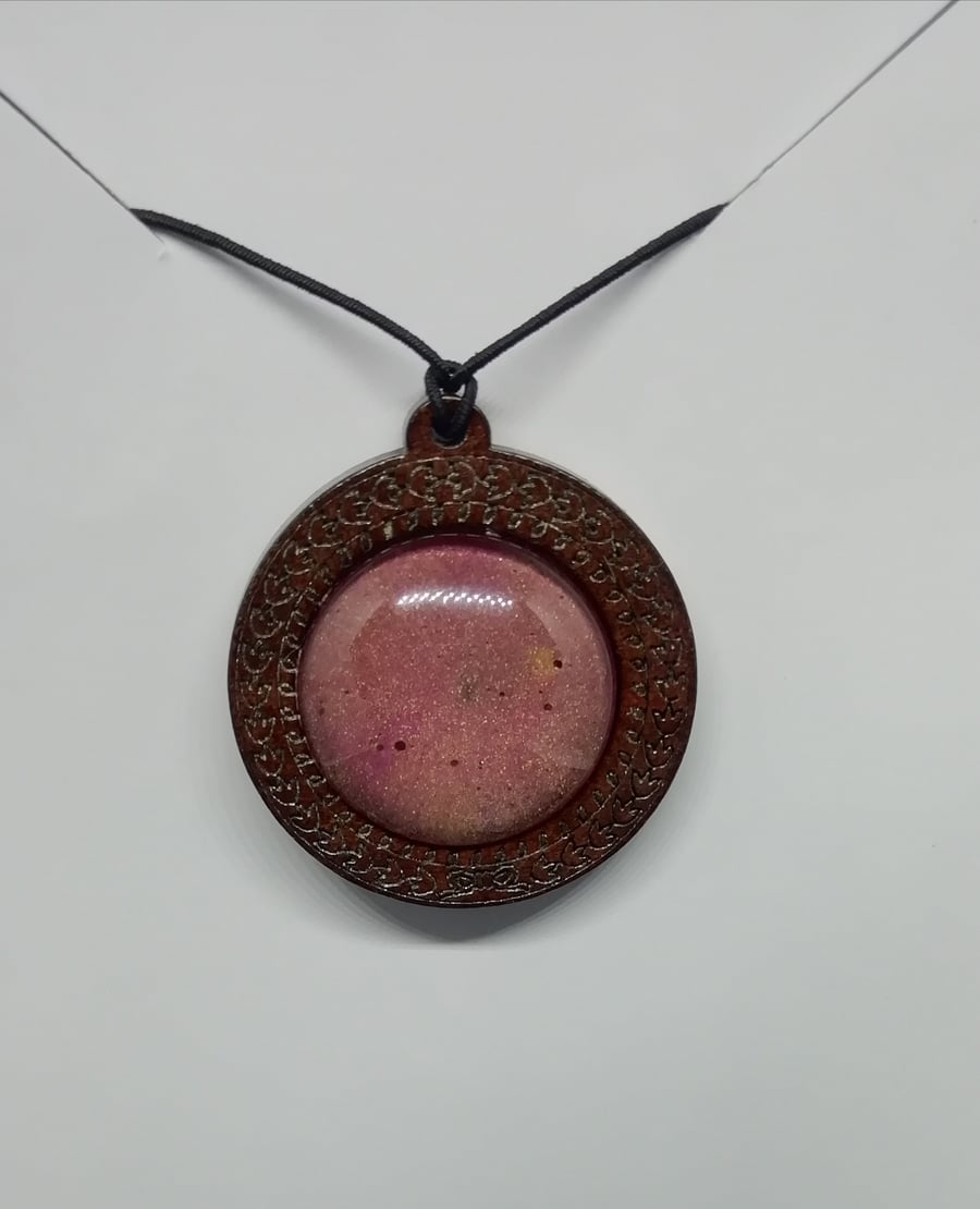 Pearlescent Wooden pendant 