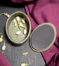 Box of small secrets - cast resin trinket box with brass gilt - Image 4