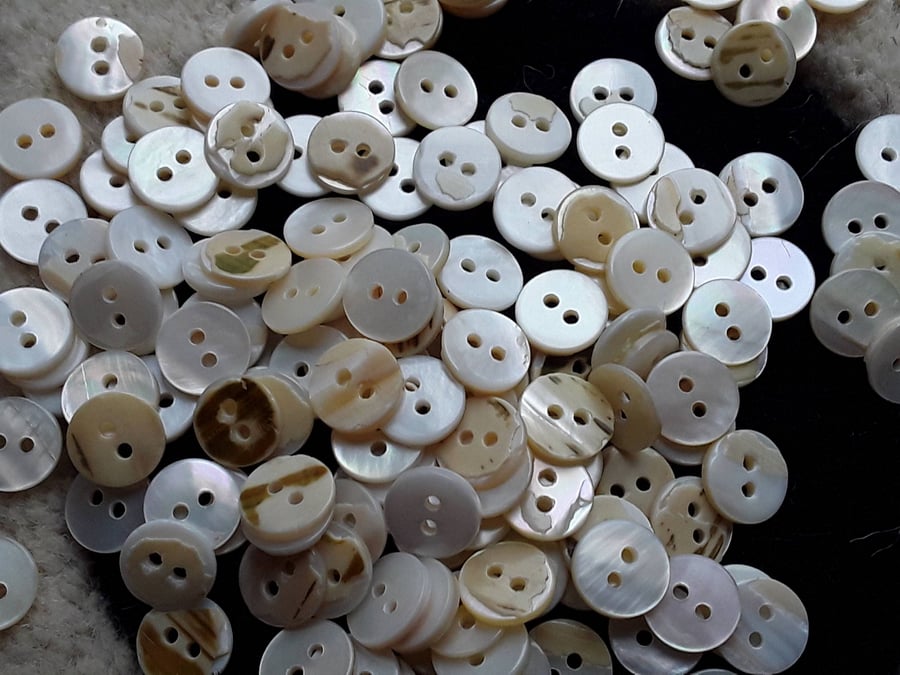 10mm 3 8" 16L Real Segay Pearl Natural x 12 Buttons 