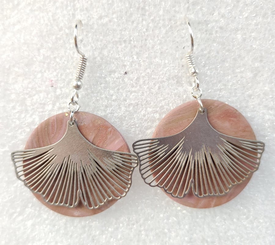 Pink swirl circle silver earrings