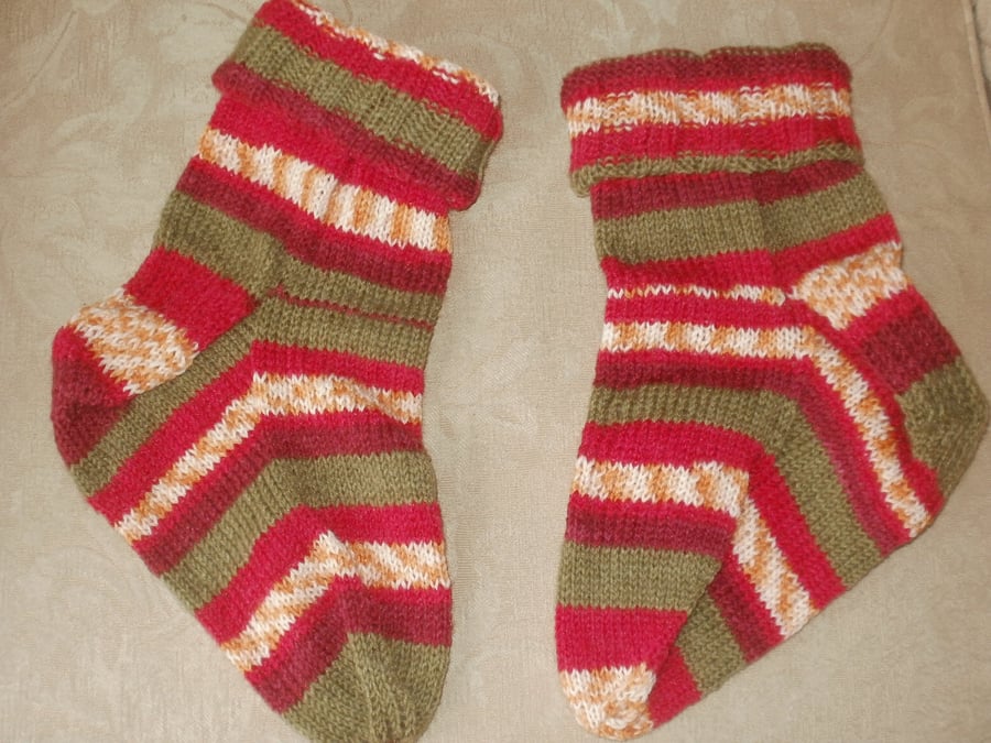 Hand knit ankle slouch socks