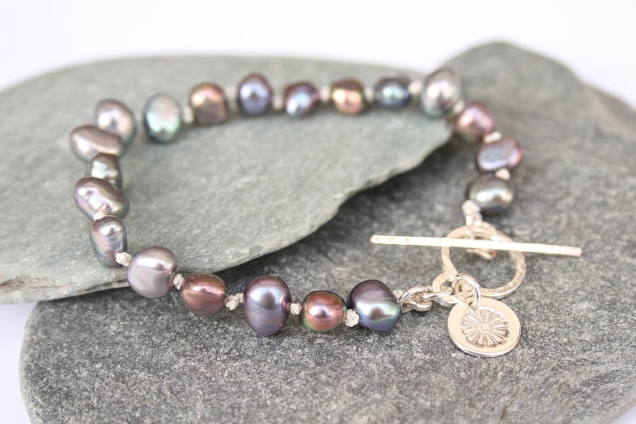 Hand knotted pearl bracelet with toggle clasp, Pearl wedding toggle bracelet