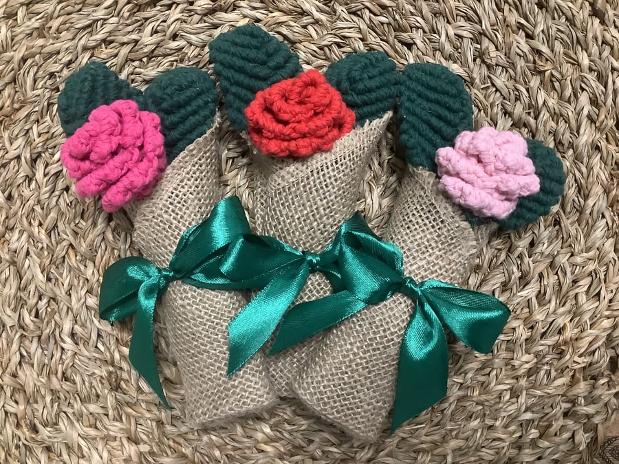 Hand-knotted Macrame Rose Posies