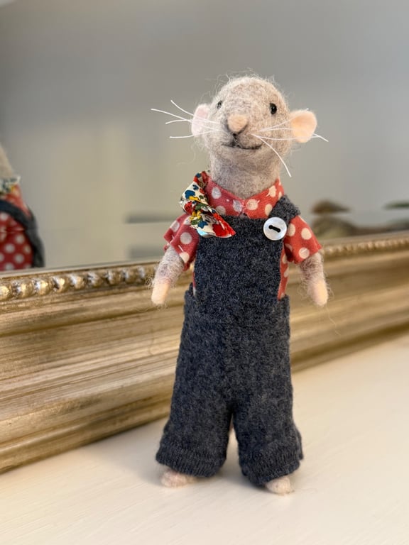 Flora Needle Felted Mouse Ornament 