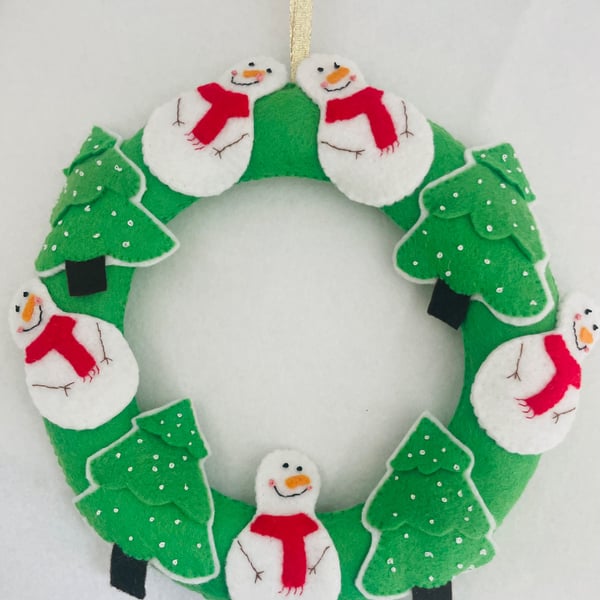 Christmas felt wreath - snowmen and trees