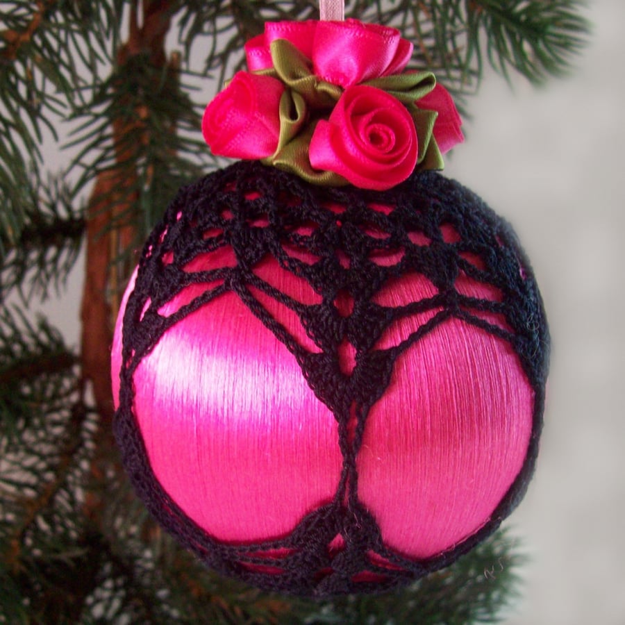 Christmas bauble pink and black vintage style, I1