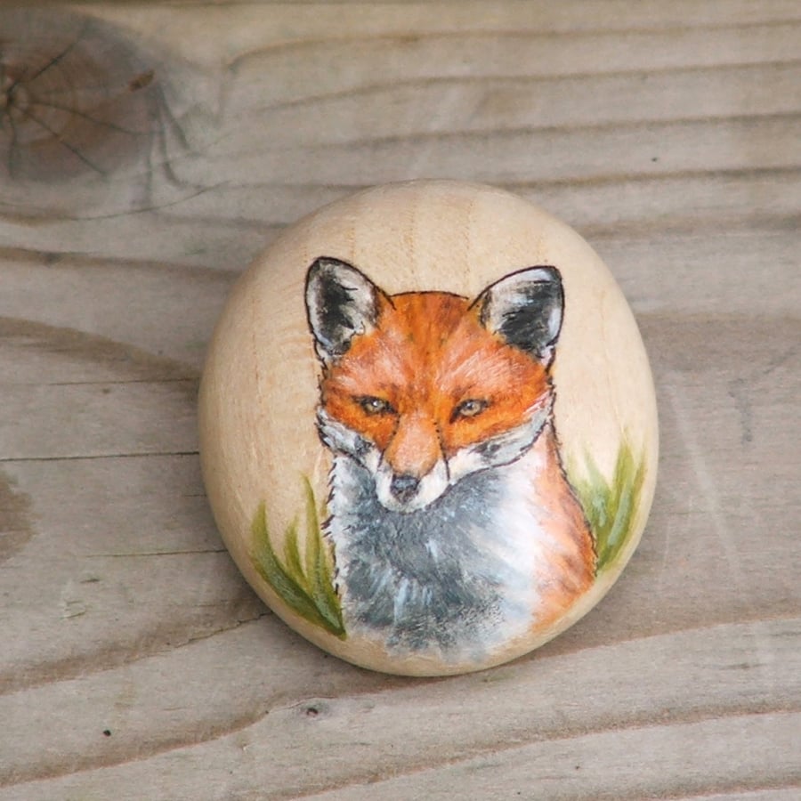 Hand painted wooden pebble - Red Fox - 3.5 x 2.75cm (1.5 x 1 inches)