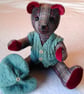 Collectable tweed teddy bear 'Hamish' with knitted wool waistcoat and hat - Image 8