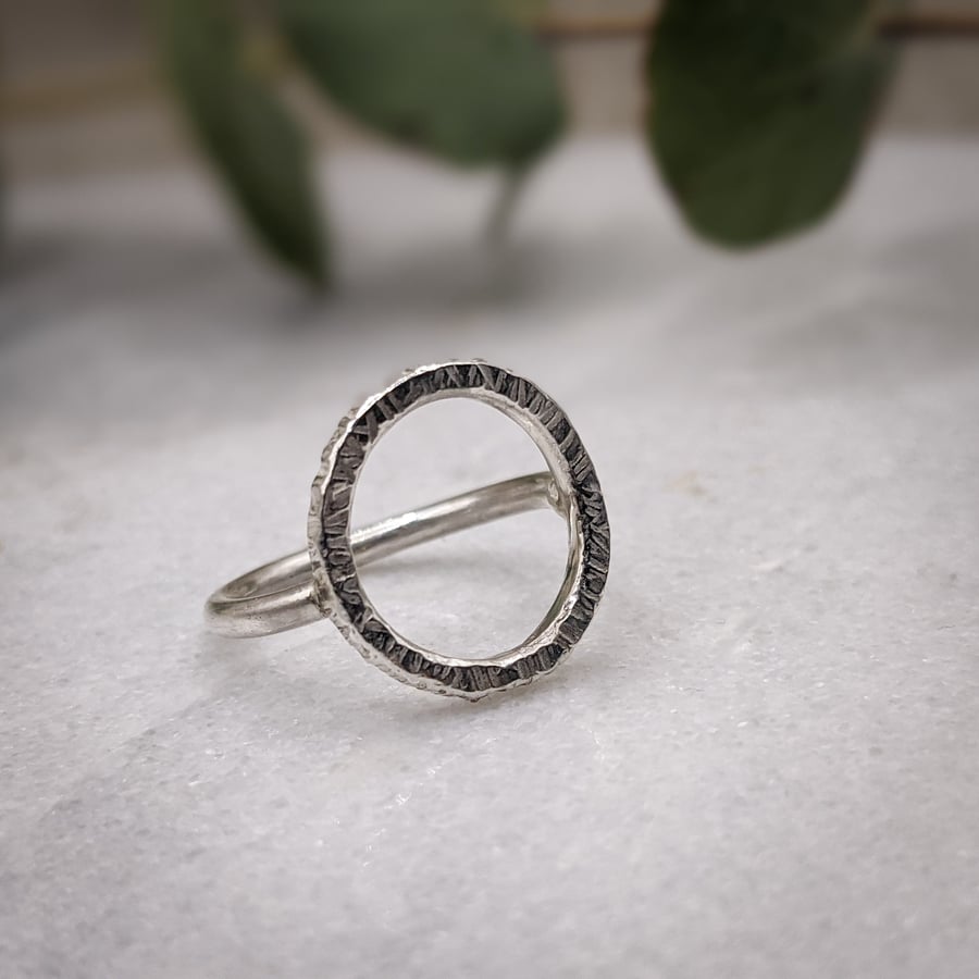 Textured Circle Feature Ring