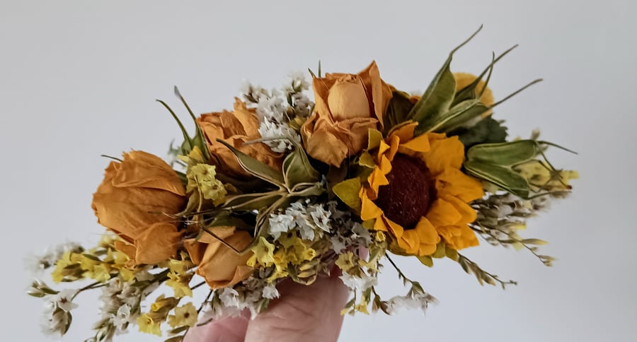 Dried flower hair clip- Yellow