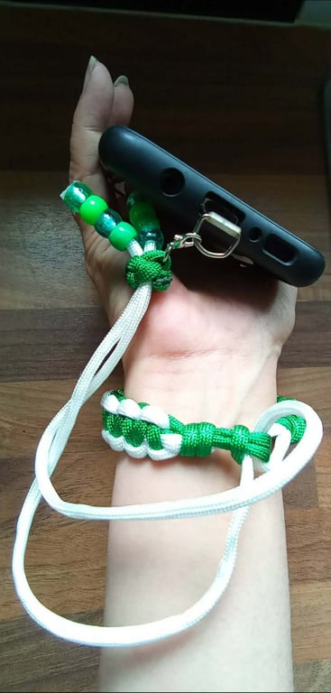 Mobile phone paracord safety wriststrap 