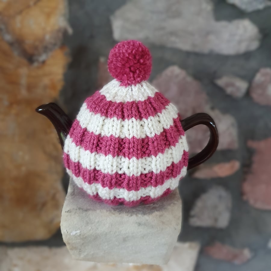 Vegan Small Tea Cosy for 2 Cup Tea Pot, Cornish Style, Hand Knitted