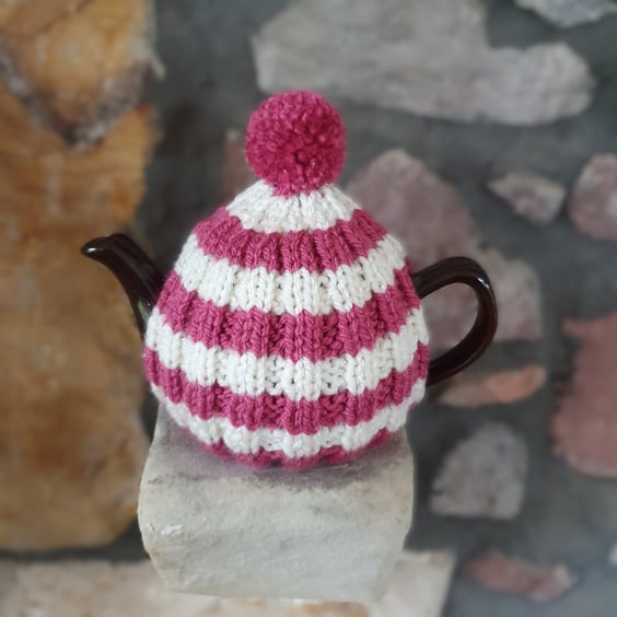Vegan Small Tea Cosy for 2 Cup Tea Pot, Cornish Style, Hand Knitted