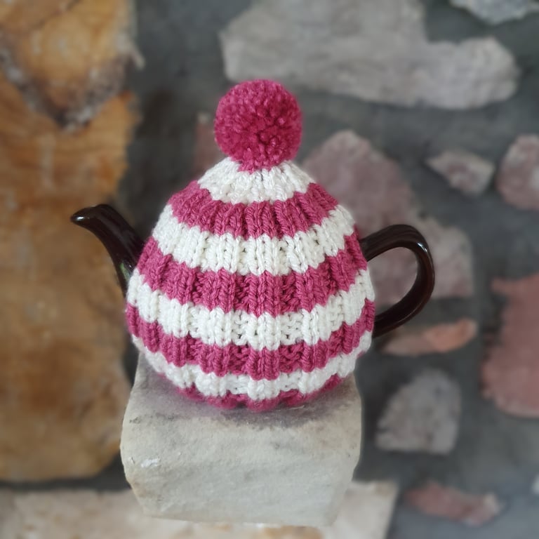 Vegan Small Tea Cosy for 2 Cup Tea Pot, Cornish Style, Hand Knitted