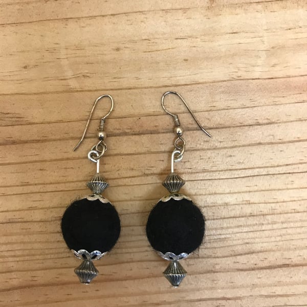  Felt Earrings. (327)