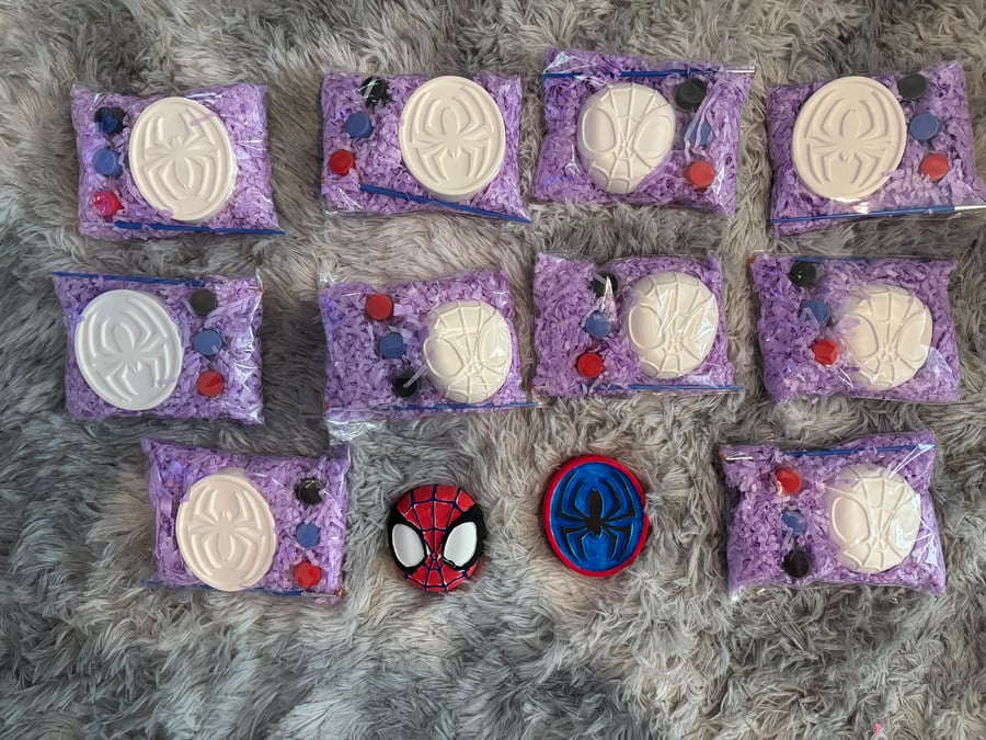 10 Spider-Man Craft Kits: Set of 10 Painting Party Favors