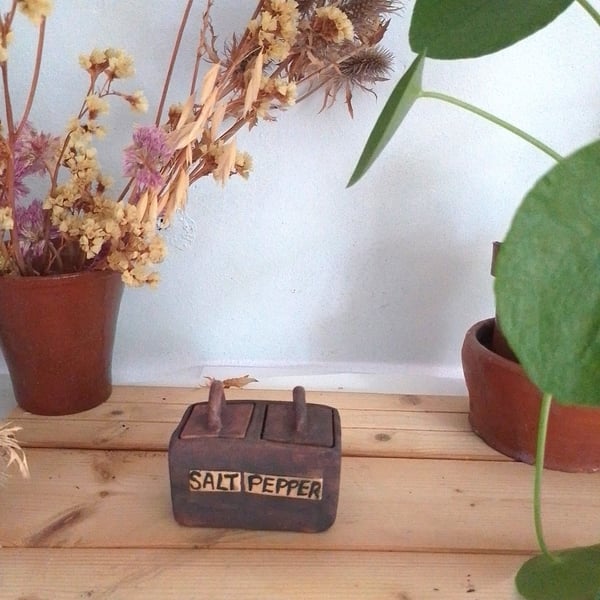 Handmade Ceramic Salt and Pepper Box with Lid, tableware salt server holder