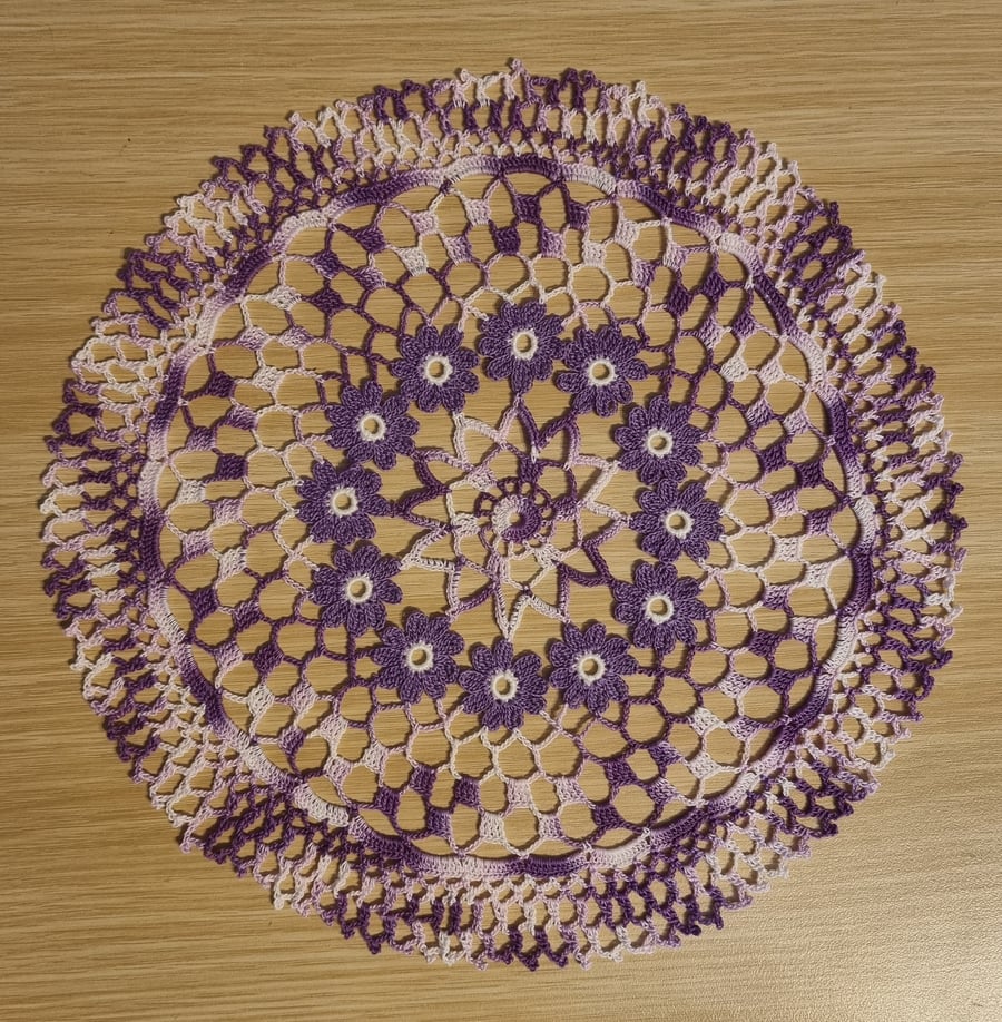 PRETTY TABLE CENTREPIECE IN PURPLE MULTI WITH PURPLE FLOWERS- 28CM - 11''