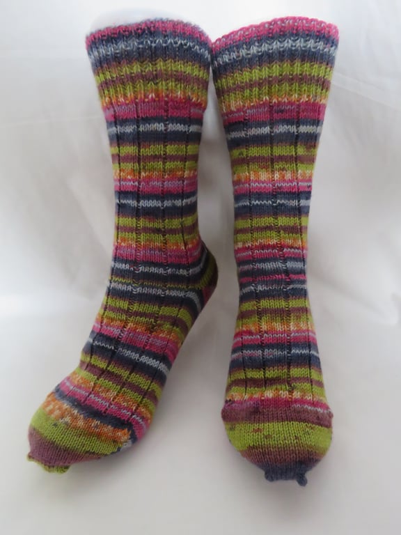 Hand-cranked Knitted Ribbed Wool Socks Size 4 to 5