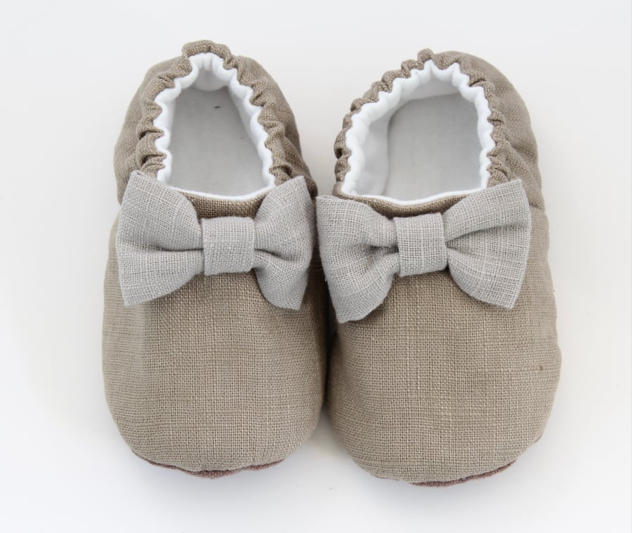 9-12 Months baby booties, baby shoes, linen slippers with bow.