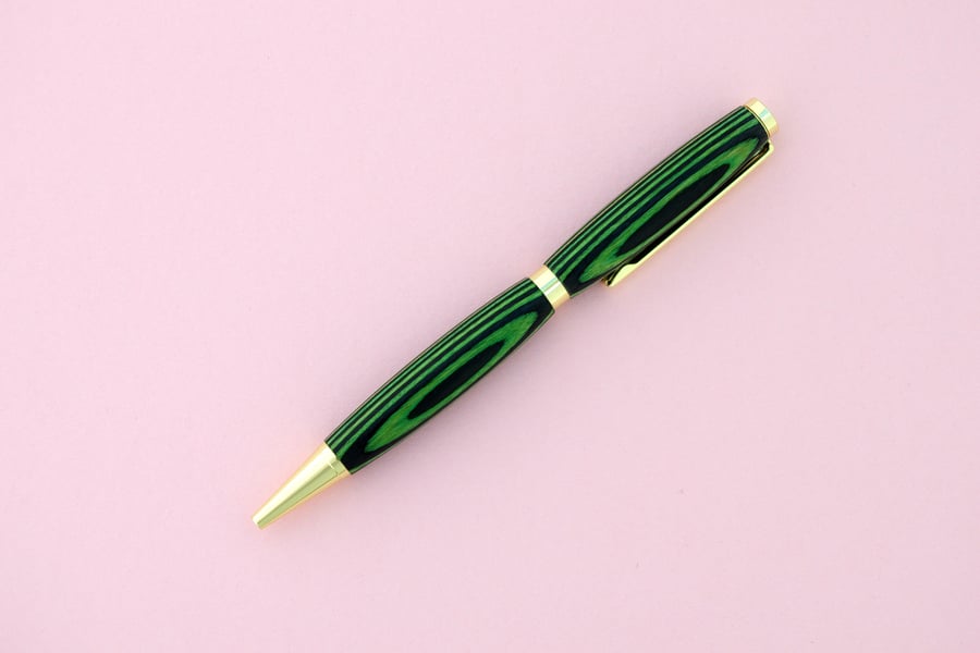 Hand Turned Wooden Pen (Free UK Delivery)