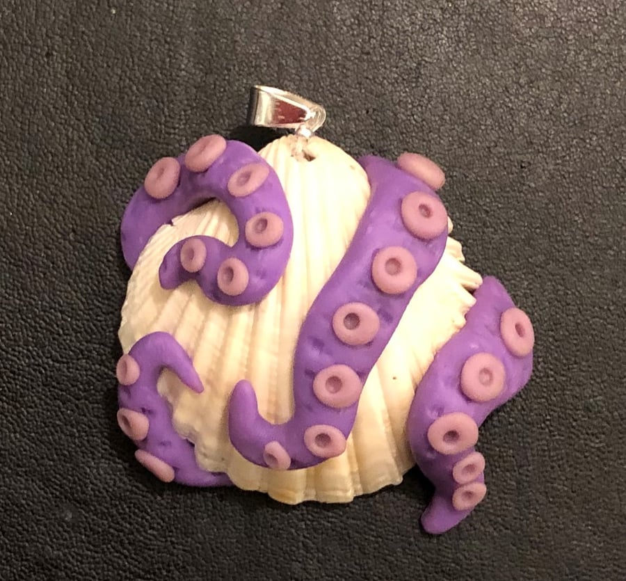 Tentacle Pendant (creature of the deep: purple)