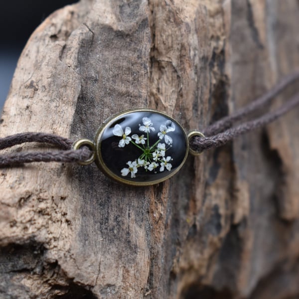 Adjustable Resin Bracelet with Pressed Cow Parsley Flower, Waxed Cotton Cord