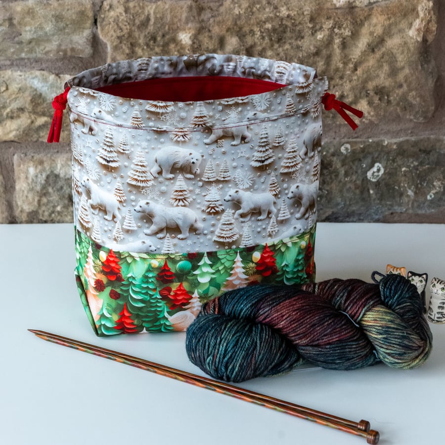 Craft storage bag featuring polar bears and forests, drawstring closure