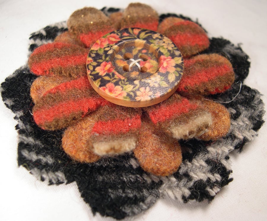 Knitted Felted Upcycled Flower Patterned Woollen wool Corsage Brooch Pin Badge