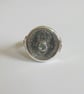 1921 threepence ring set with blue sapphire - Image 1