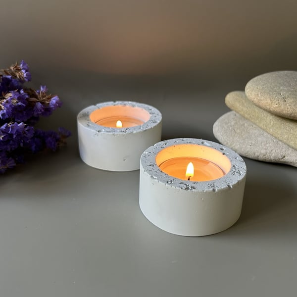White Chunky Round Tealight Holders with Silver Leaf