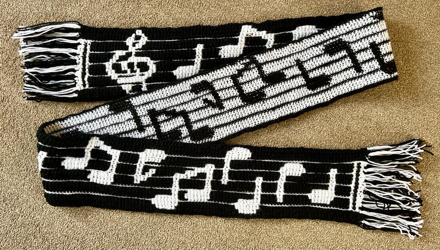 Crotched Music Notes Scarf
