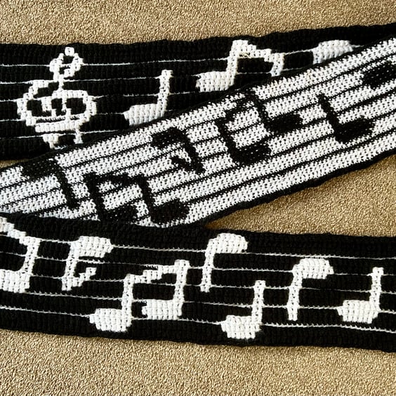 Crotched Music Notes Scarf