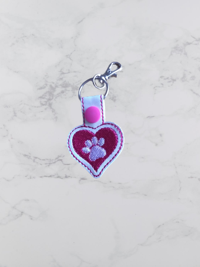 Love heart dog paws keyrings in pink