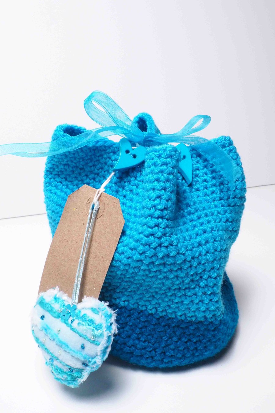 Free P&P. Gift bag with heart keepsake & gift tag