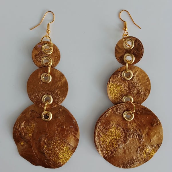 Sumptuously Golden Earrings - Extremely Lightweight!