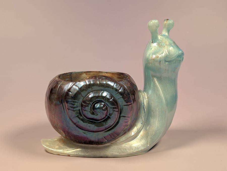 Iridescent Resin Snail Planter – Quirky Trinket Bowl or Succulent Pot