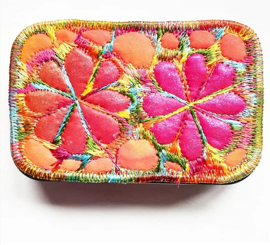 Sewing Notions Travel Sewing Tin