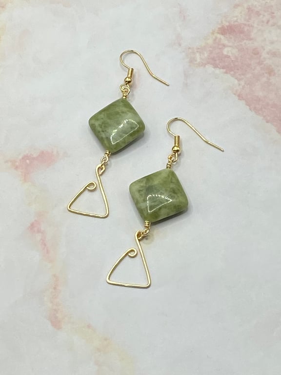 Serpentine stone earrings with gold tone wire triangles