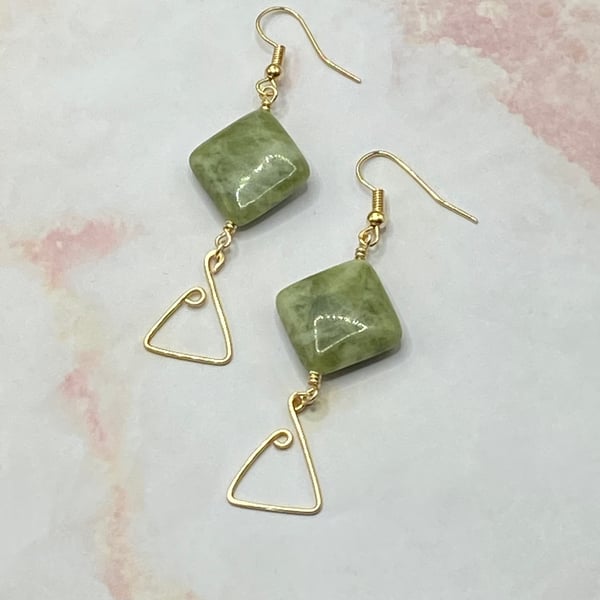 Serpentine stone earrings with gold tone wire triangles