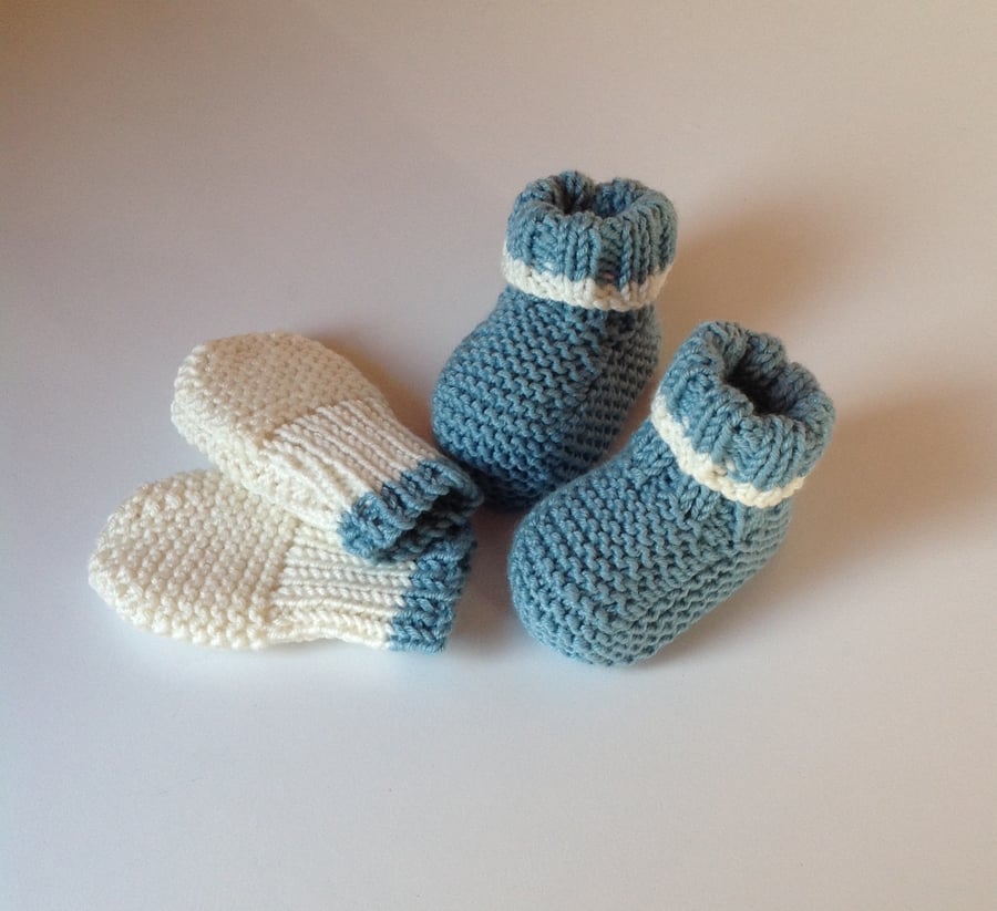Hand Knitted Booties and Mittens in Cashmere Merino Silk Yarn - 0-3 Months