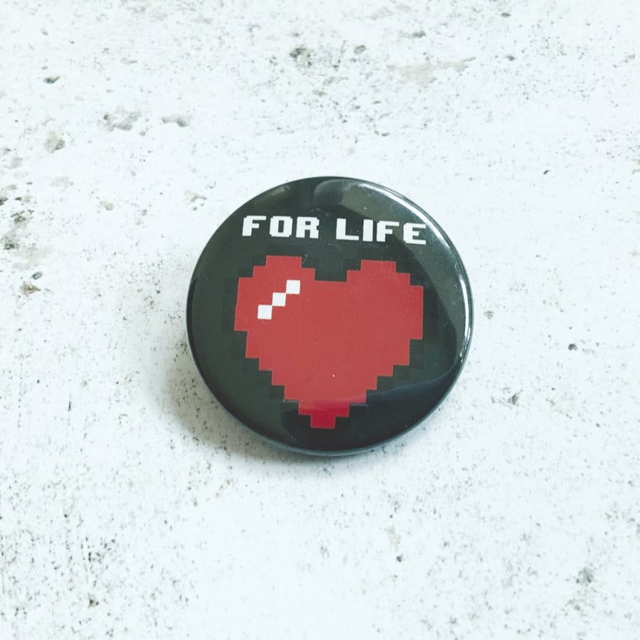 Pixel heart badge, 8-bit gaming hearts pin button