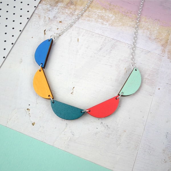 Wooden Geometric Bunting Scallop Necklace